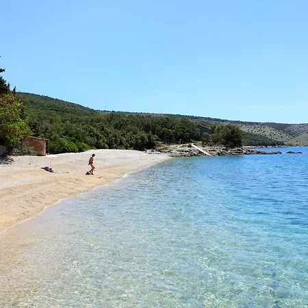 House With Wifi Ustrine, Cres - 8037 Ustrine