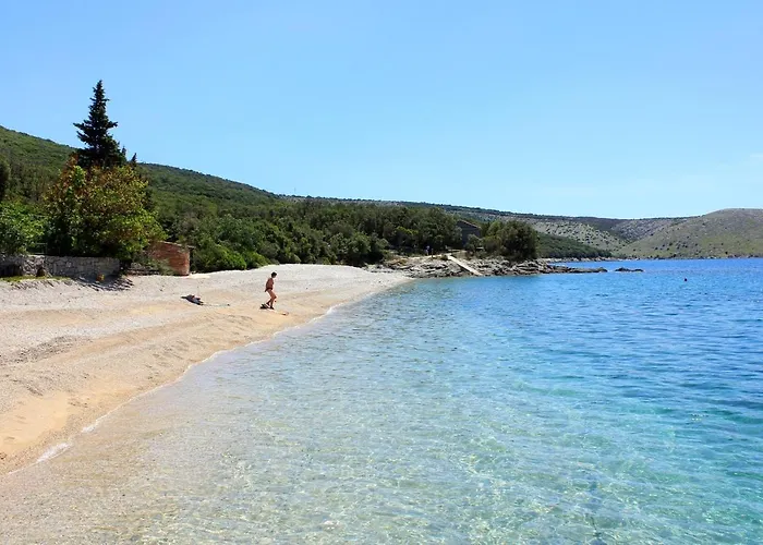 House With Wifi Ustrine, Cres - 8037 Ustrine