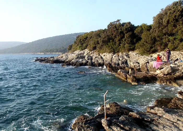 度假居 House With Wifi Ustrine, Cres - 8037 Ustrine