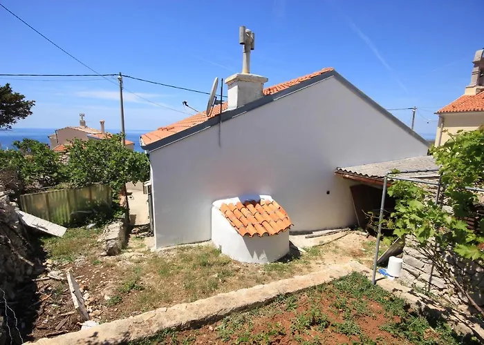 度假居 House With Wifi Ustrine, Cres - 8037 *
