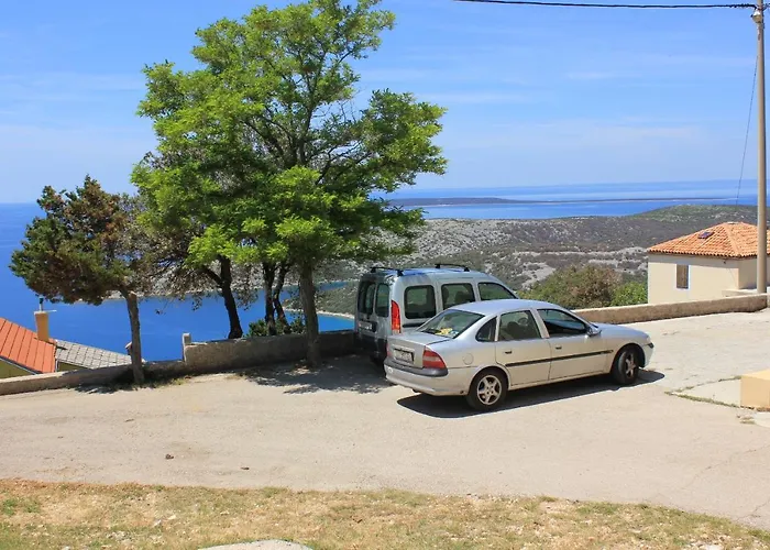 House With Wifi Ustrine, Cres - 8037 *