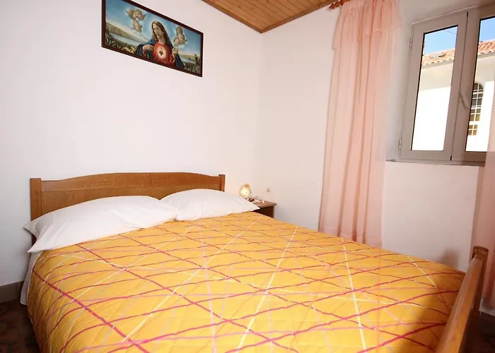 度假居 House With Wifi Ustrine, Cres - 8037
