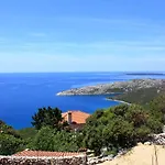 House With Wifi Ustrine, Cres - 8037 Ustrine